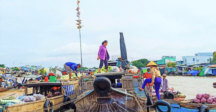 Ho Chi Minh: 1 Day Can Tho Floating Market & Cu Chi Tunnels