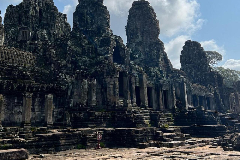 Siem Reap: Small Group Tour 1 day at Angkor with sunrise Small Group Tour in Spanish