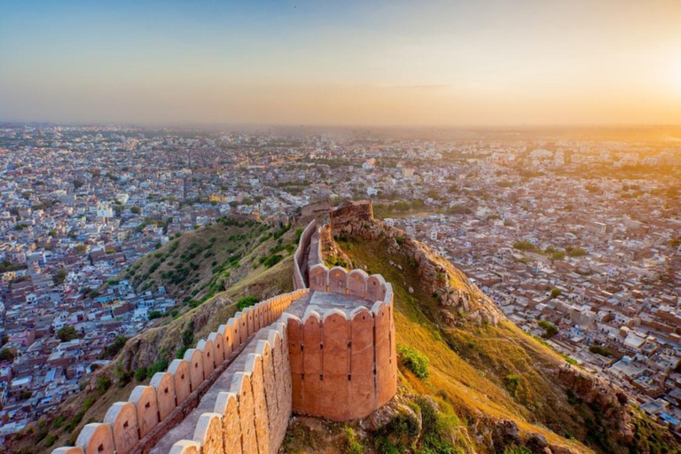 Jaipur : visite d&#039;une jounée touristique en voiture avec guideVisite d&#039;une jounée avec guide seulement - (sans voiture ni chauffeur)