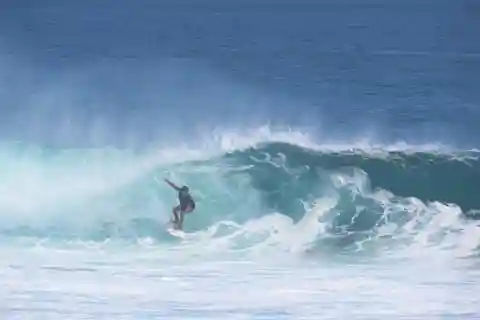Najlepsza lekcja surfingu w okolicy Uluwatu