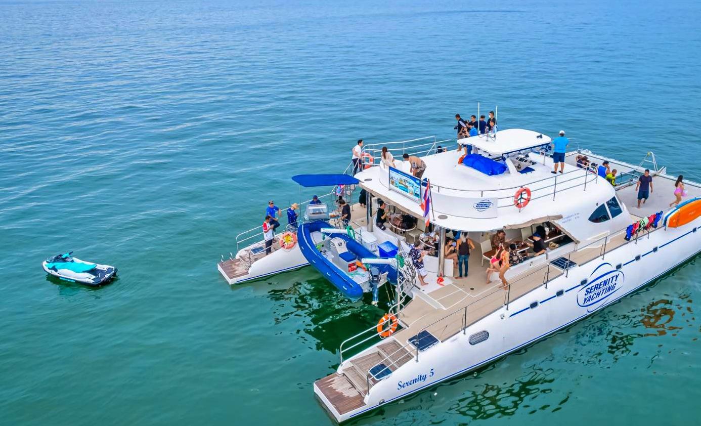 Pattaya: 3 Inseln Katamaran Tour mit Buffet Mittagessen