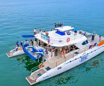 Pattaya: 3 Islands Catamaran Tour with Buffet Lunch