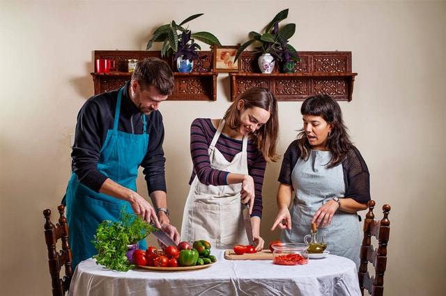 Athens: Traditional cooking class in a local's home
