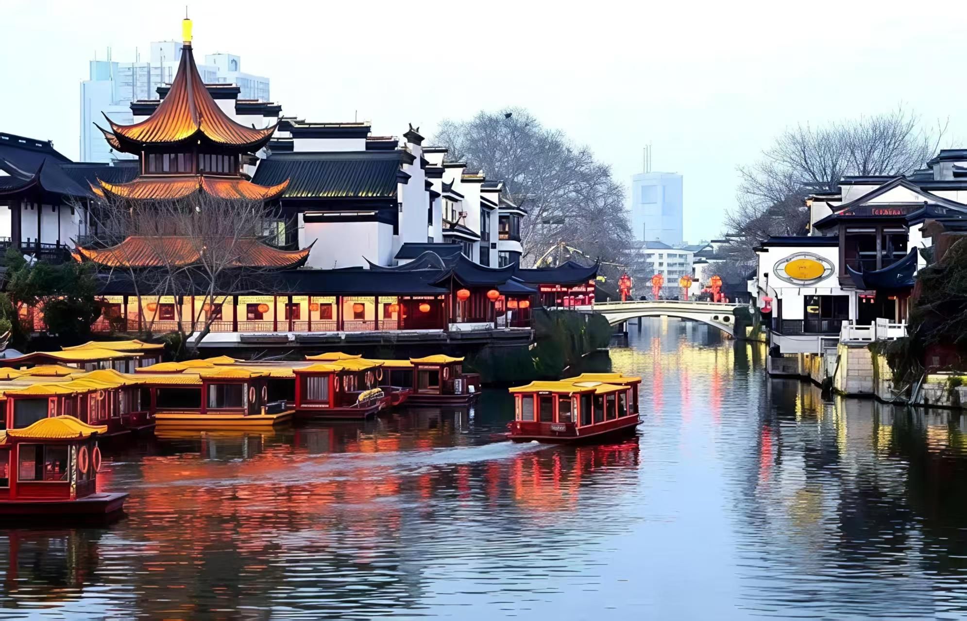 Nanjing: Tagestour mit Niushou-Berg, Konfuzius-Tempel und Bootsfahrt