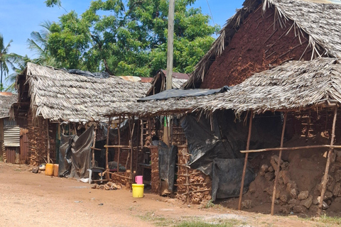 Mtwapa: JumbaRuins &amp; BushVillage jednodniowa wycieczka i kolacja w wiosce.