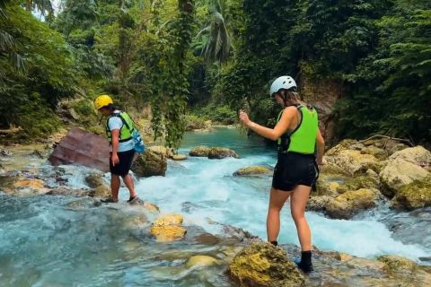 Cebu: Excursão em grupo para as Cataratas de Kawasan Canyoneering com tirolesa