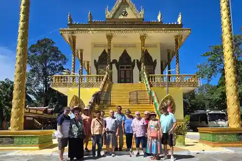 Sihanoukville: Visita de dia inteiro ao campo da aldeia de Koh Kchorng