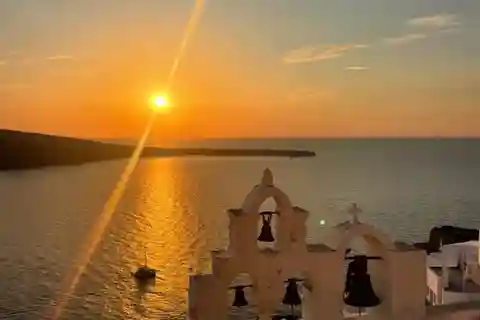 Santorini sightseeing -land tour (small group)