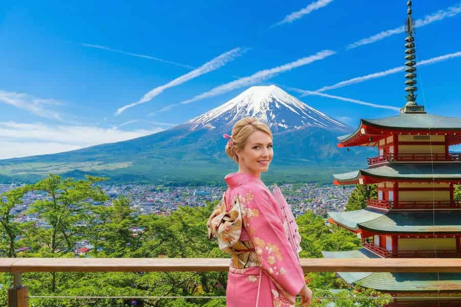 6 Sehenswürdigkeiten am Fuji: Arakurayama, Kawaguchi-See – Highlight-Tour. Foto: GetYourGuide
