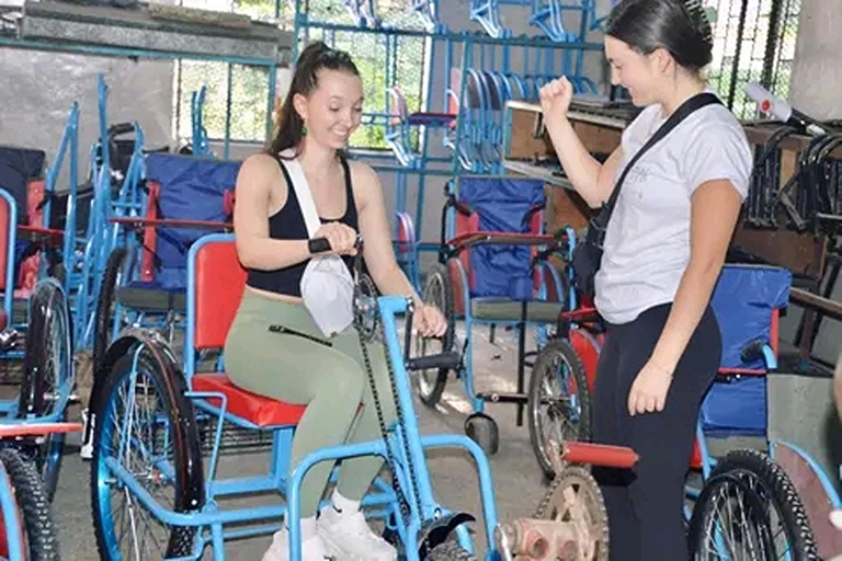 Mombasa:Tour de la ciudad,Talleres Bombolulu y Centro Cultural