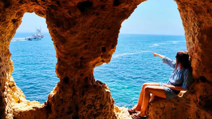 Carvoeiro, Algar Seco, and Ferragudo - Bus Tour