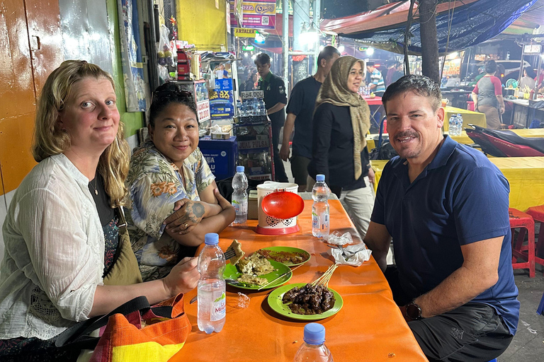 Jakarta Evening City Tour with Food Tasting