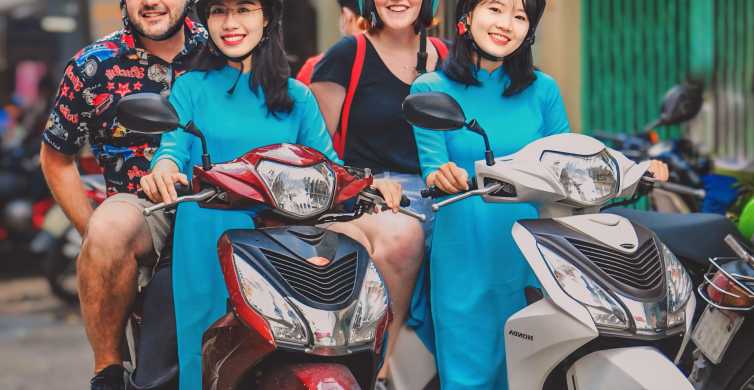 Saigon: Degustare de mâncare stradală și tur de vizitare a orașului pe motocicletă