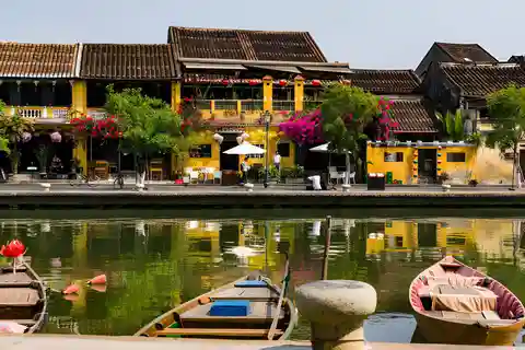 From Da Nang: Linh Ung pagoda-Marble Mountain-Hoi An