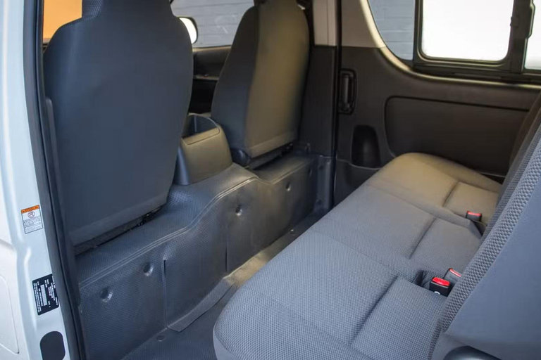 La Paz - Uyuni: Comfortable Private Transfer with Tour Guide