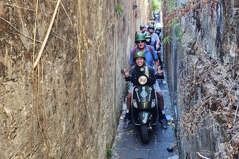 Hoi An: Die abendliche Essens-Tour mit der Vespa & privates BBQ