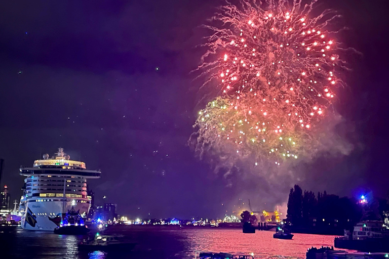 Hamburg: Silvester-HafenrundfahrtSilvester-Hafenrundfahrt