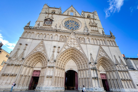 Guided walk from Old Lyon to the Presqu'île with a guide Guided walking tour from Old Lyon to the Presqu'île district with a guide