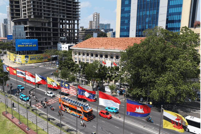 Explore Saigon: Viet BigBus 360° panoramic Night Pass