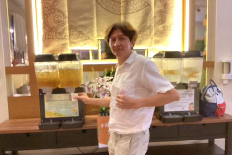 Calypso Cabaret en Asiatique: espectáculo de ladyboys en primera filaEspectáculo nocturno