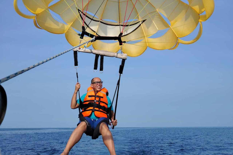 Boracay: Parasailing-äventyr med Insta 360-graders kamera