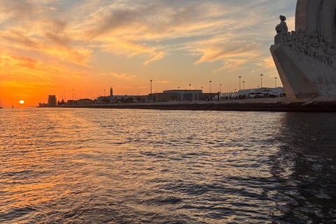 Sunset aboard a sailboat in Lisbon! Sunset aboard a sailing boat in Lisbon!