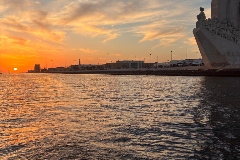 Sunset aboard a sailboat in Lisbon! Sunset aboard a sailing boat in Lisbon!