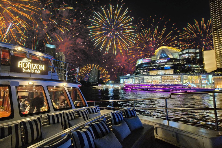 Bangkok: Horizon Yacht Dinner Cruise