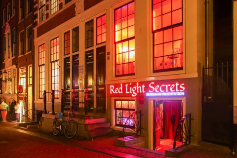 Вход в музей проституции «Секреты красных фонарей»