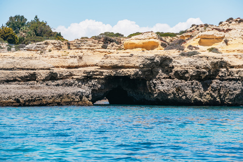 Vilamoura: Benagil Cave Boat Tour with Entry