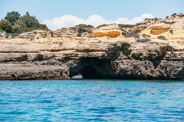 Vilamoura: Benagil Cave Boat Tour with Entry