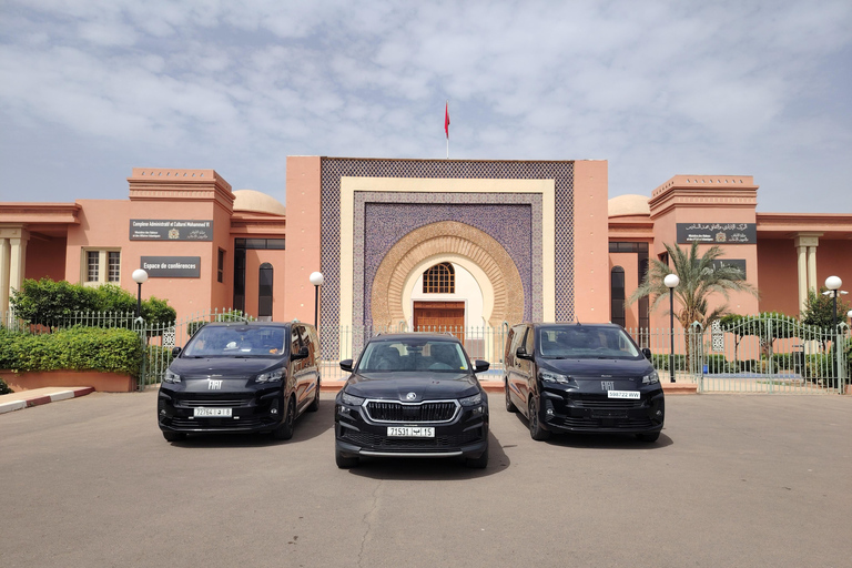 خدمة نقل خاصة من وإلى المطار: مطار مراكش ⇆ فنادق/رياضخدمة النقل من المطار وإلي المطار في مراكش ⇆ ال