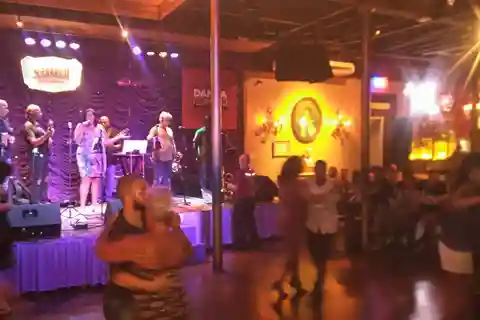 Rio Nightlife for music lovers and party makers: experience!