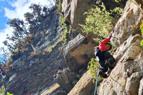 Bogotá: Choachí Rock Climbing and Hiking Tour Basic Climbing and Hiking Tour