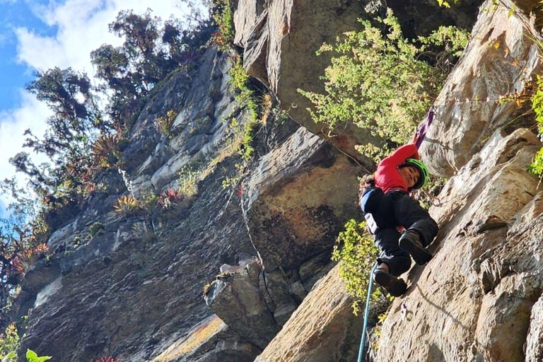 Bogotá: Choachí Rock Climbing and Hiking Tour Basic Climbing and Hiking Tour