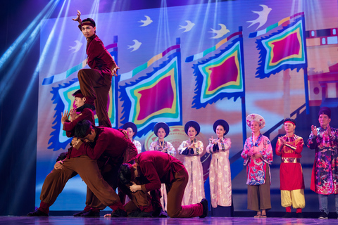 Da Nang: Heritage Show & Mi Quang Show with Noodle Tasting From Hoi An: Heritage Show & Hotel Transfer