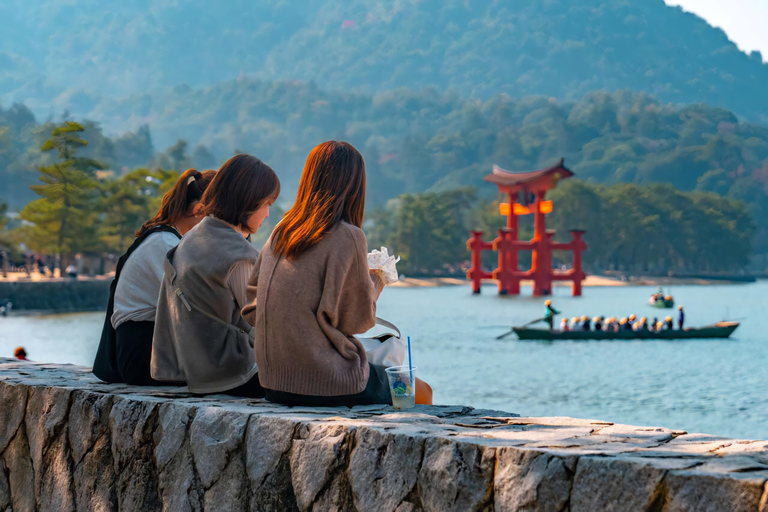 Hiroshima: Private Hiroshima & Miyajima Day Trip with Car