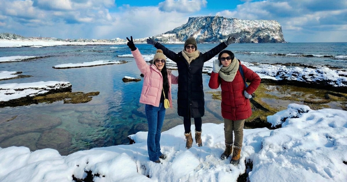 Ost-Jeju: Highlights – Seongsan Peak & Haenyeo-Performance | GetYourGuide