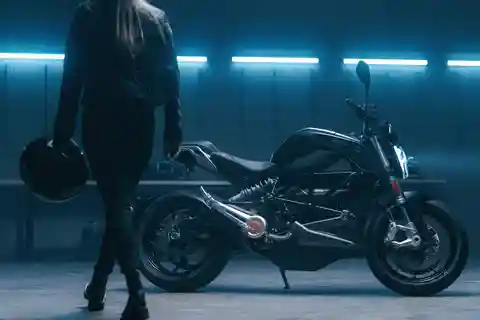 Rostock: Zero SR (40kW) Electric Motorcycle Rental