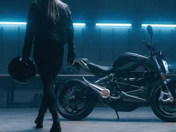 Rostock: Noleggio moto elettriche Zero SR (40kW)