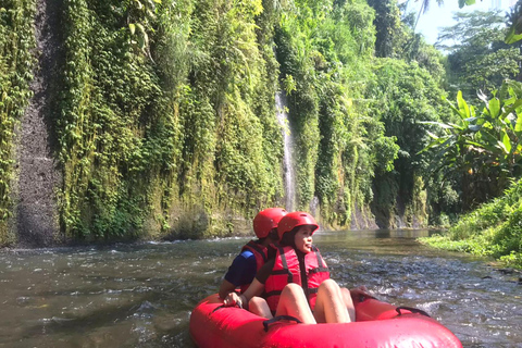 Bali Tubing Abenteuer: Erfrischende Fahrt durch üppigen Dschungel