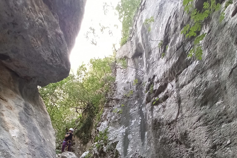 Vanuit Mostar: Via Ferrata BlagajVia Ferrata Blagaj: ervaar adrenaline met ons