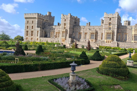 London: Royal Windsor & Runnymede Private Taxi Tour