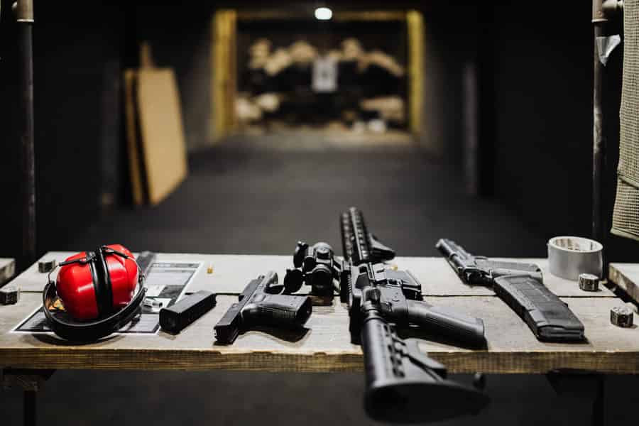 Kaunas: Schießen mit echten Waffen. Foto: GetYourGuide Kaunas: Schießen mit echten Waffen. Foto: GetYourGuide