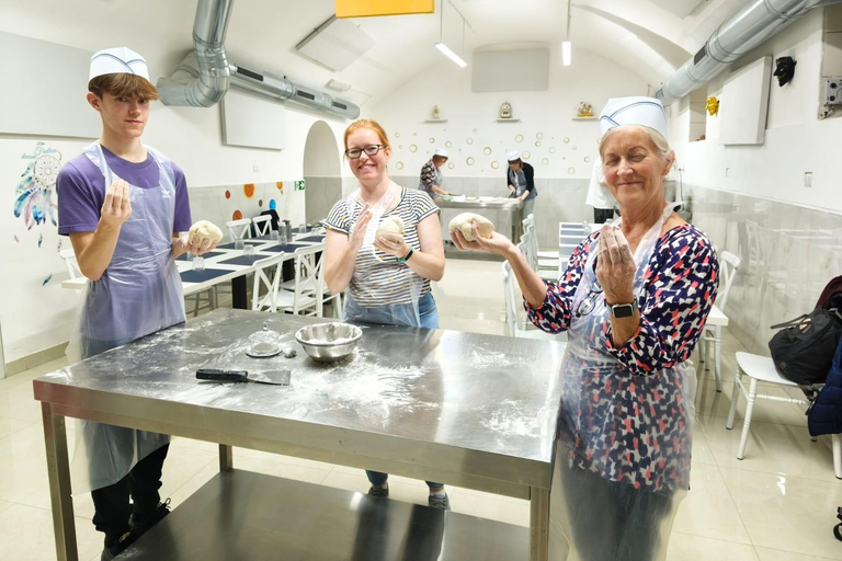 Neapol: lekcja gotowania makaronu i tiramisu z lokalnym szefem kuchni