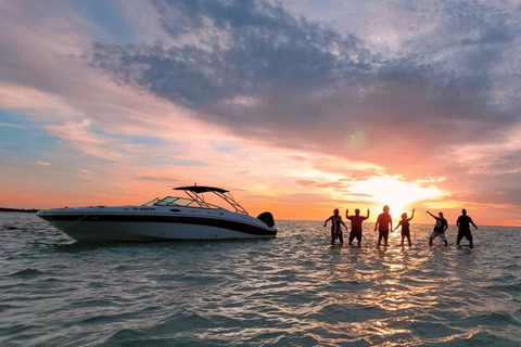 Key West: Private Sandbar Boat Tour and Swimming Excursion Key West: Private Sandbar Boat Tour and Swimming Excursion