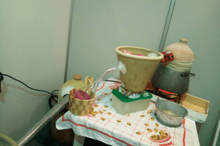 Hammamet: Workshop zur Destillation von Rosen und Geranien