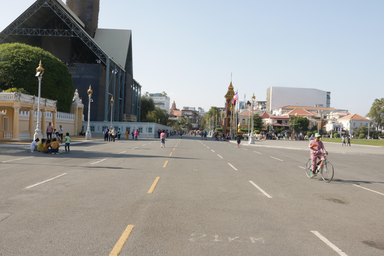 Phnom Penh Tour mit englischem Tuk Tuk Fahrer