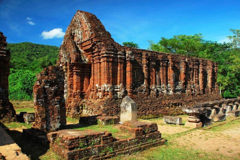 Da Nang/Hoi An: Traslado en autobús lanzadera al Santuario de My Son