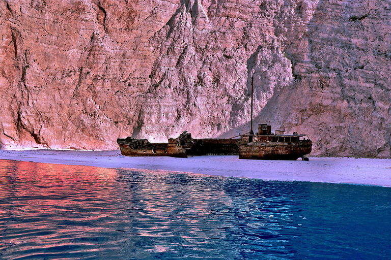 Zakynthos: Shipwreck Beach and Blue Local Caves Boat Cruise